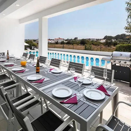 Vila For 12 Persons Private Pool, Beach