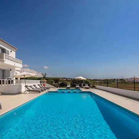 بيت للعطل Vila For 12 Persons Private Pool, Beach جويا