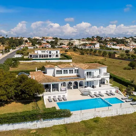 Vila For 12 Persons Private Pool, Beach بيت للعطل جويا